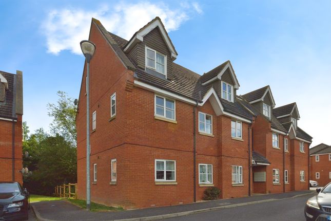 Thumbnail Flat for sale in Wooton Court, New Bradwell, Milton Keynes