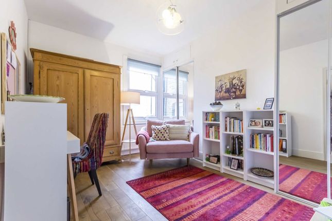 First Floor Flat, 25, Maldon Road, London photo 5