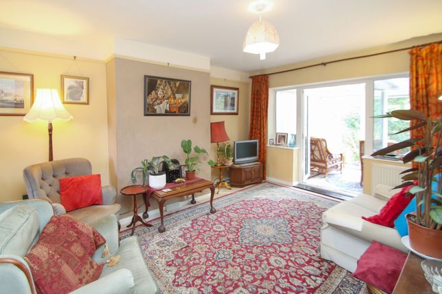 6 Shrubcote, Tenterden photo 3