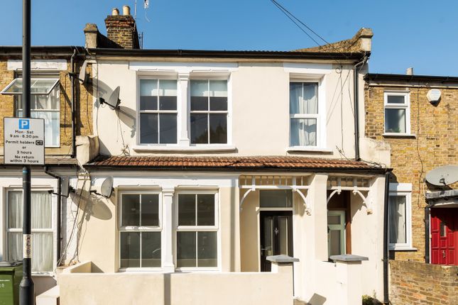 1-bed flat on 20, Fingal Street, Greenwich, £300,000