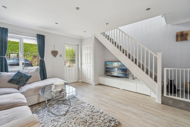 2, Stringers Cottages, GERRARDS CROSS photo 4