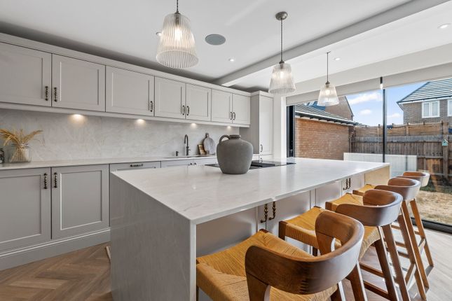 68, Peregrine Way, Wixams photo 4
