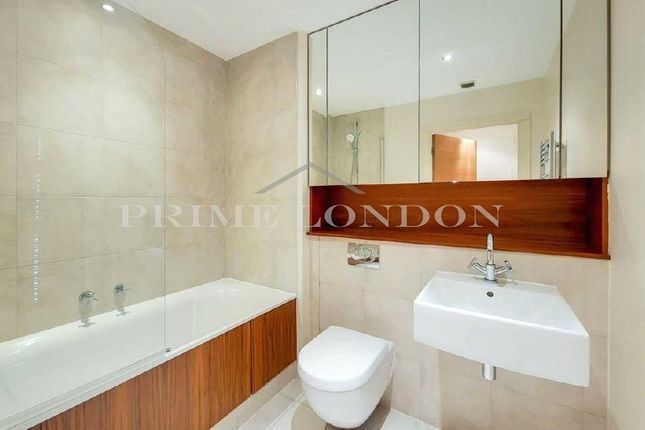 Flat to rent in Marina Point, Imperial Wharf, London