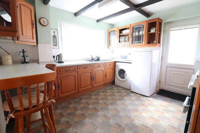 8, Brompton Close, Luton photo 4