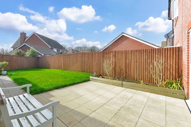 1 Pelham Drive, Cranleigh photo 4