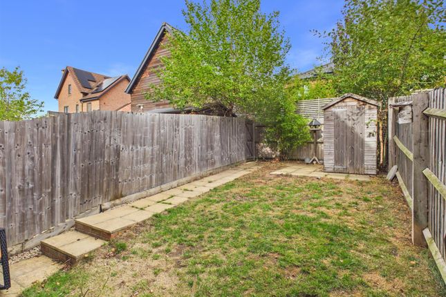 6, Furrow Close, Cheltenham photo 4
