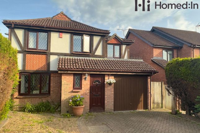 1, Walmer Close, Horsham photo 3
