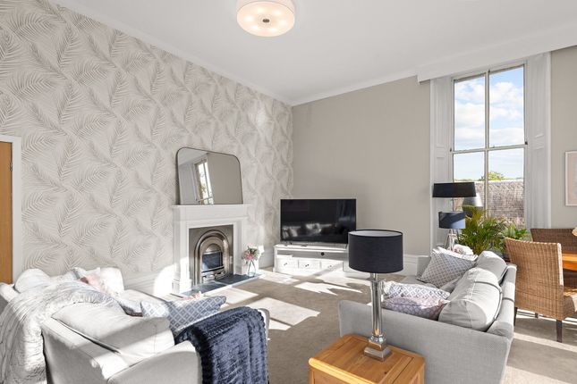 14 Allanwater Apts, Bridge Of Allan, Stirling photo 4