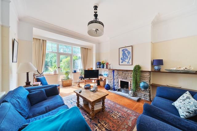 15, Lyndhurst Avenue, London photo 4