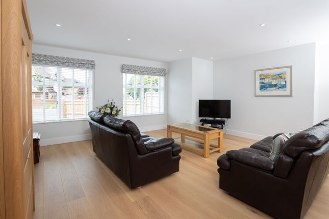 Detached house for sale in Linkside Avenue, Oxford