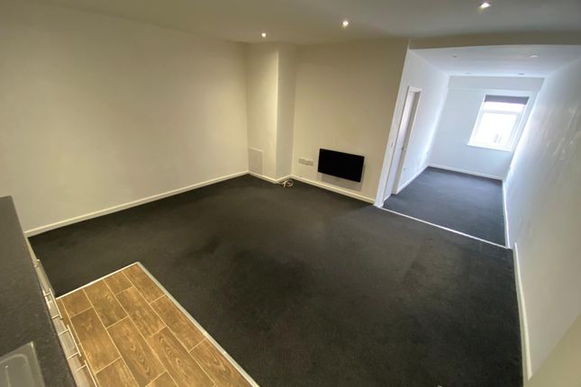 12, KIDDERMINSTER photo 2