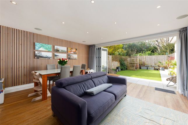 9, Seaton Close, London photo 2