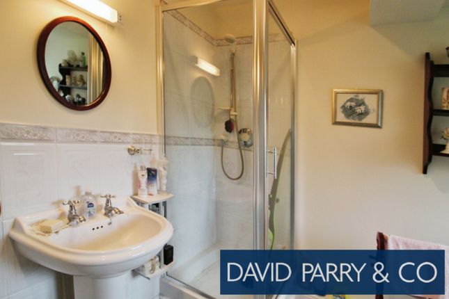 Modern Detached 4 Bed House, Knighton