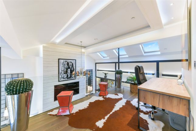 Terraced house for sale in Pavilion Road, London