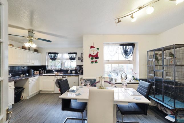 28, Homewood Drive, Kirkby-in-Ashfield photo 3