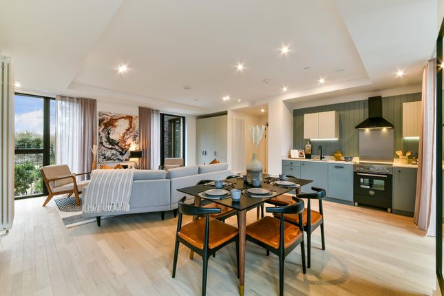 Flat for sale in Lewis House, Brentford, London