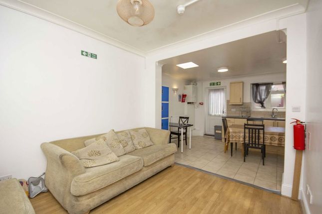 9, Wroughton Terrace, London photo 3
