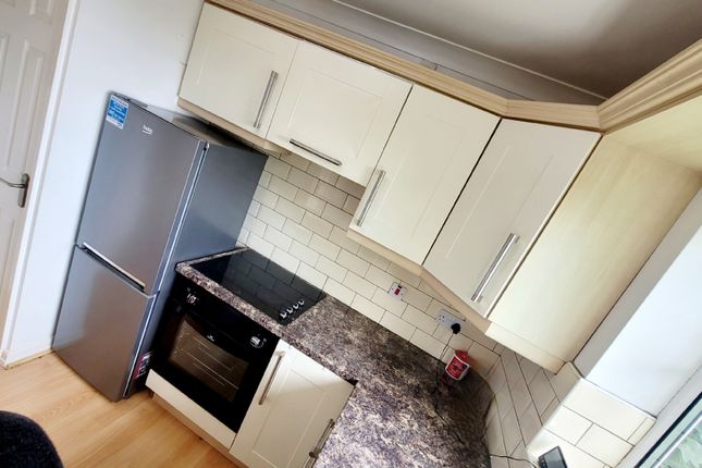 Flat 3, Manchester photo 3