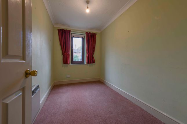Flat for sale in Peri Court, Canterbury