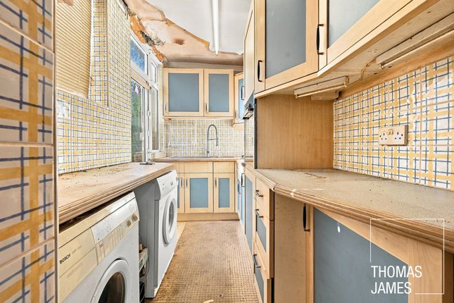 11, Bounds Green Road, London photo 3