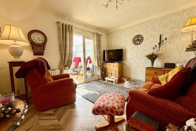 7, Limes Road, Great Yarmouth photo 2