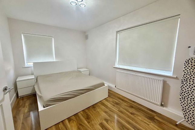 33 Moot Court, Fryent Way, London photo 4