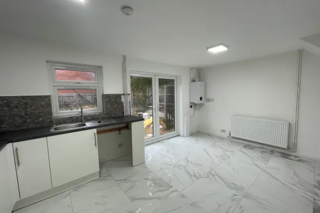 77, Bedale Drive, Leicester photo 5