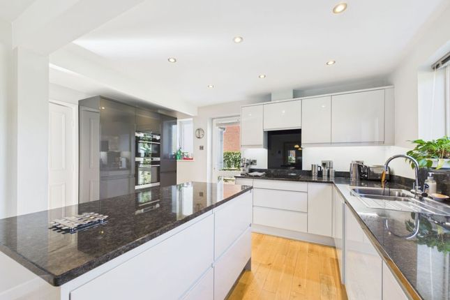 1, Shackleton Close, Whitby photo 2