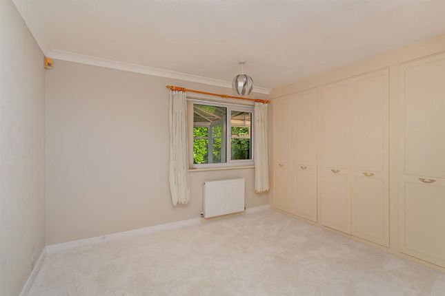34, Templegate Close, Leeds photo 3