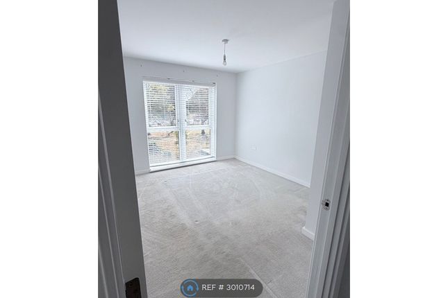 Flat, The Stables Bridle Road, Reading photo 4