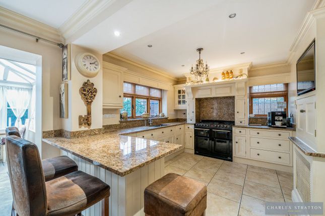 36 Parkway, Romford photo 3