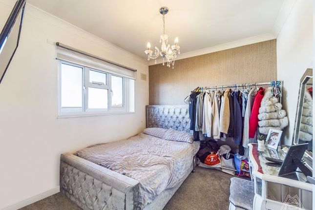 Maisonette for sale in Aire Drive, South Ockendon