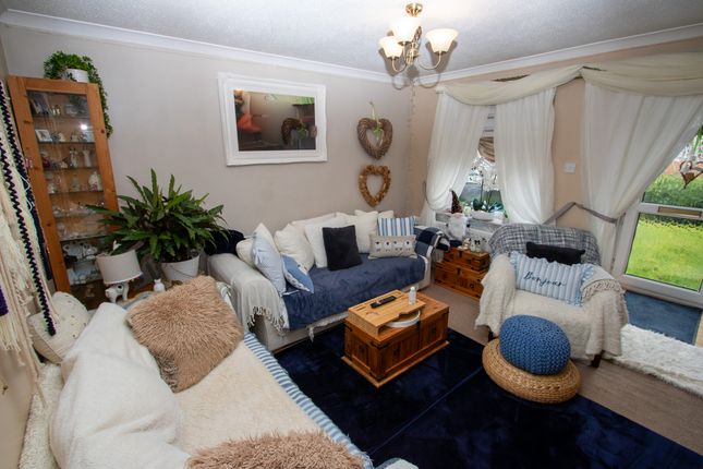 7, Tudor Close, Winsford photo 3