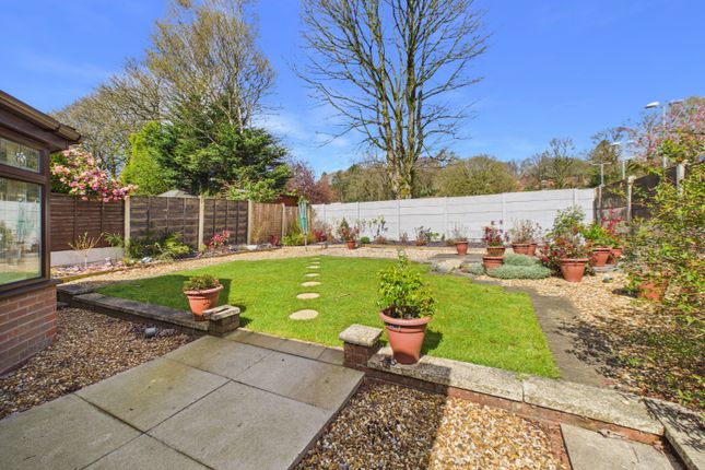 27, Park Avenue, Rossendale photo 3