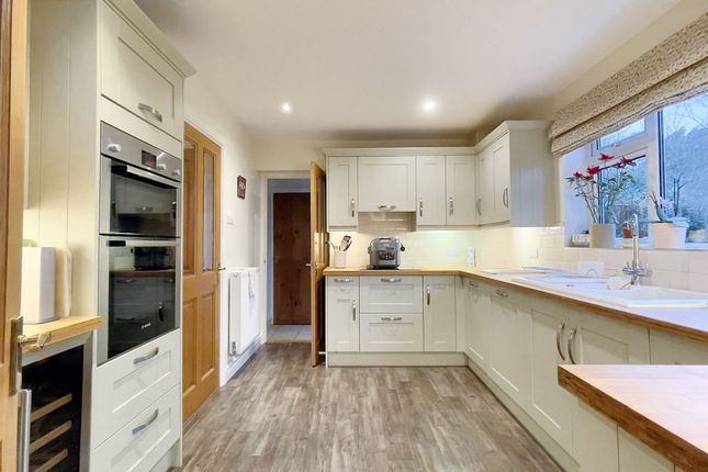 32 Oakham Drive, Coalville photo 3