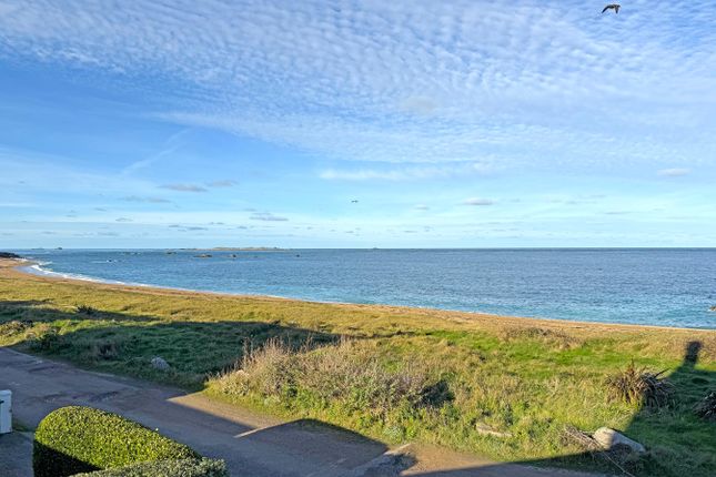 7 Alfred Terrace, Platte Saline, Alderney photo 4
