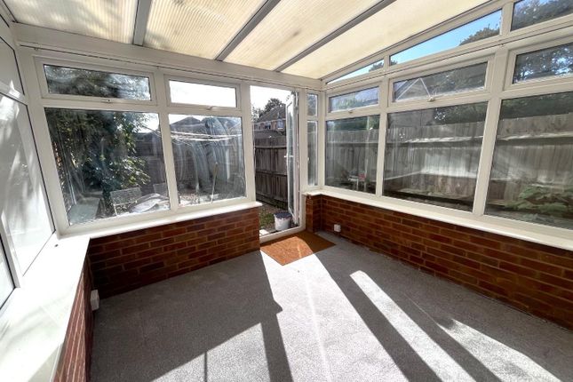22a, Thornfield, Northampton photo 4