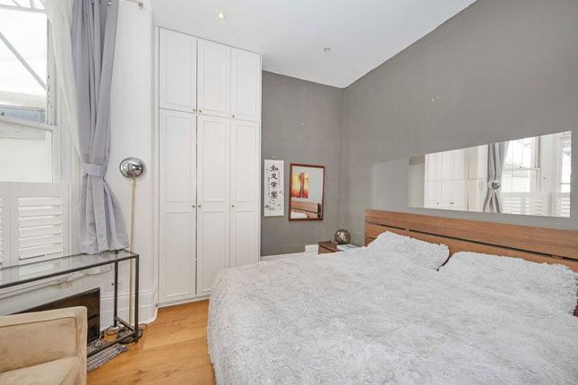2, 18, Gauden Road, London photo 4