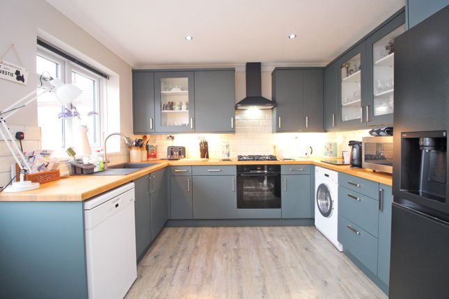 48, Raleigh Close , Padstow photo 2