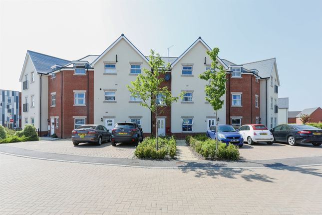 Thumbnail Flat for sale in Heddle Road, Andover