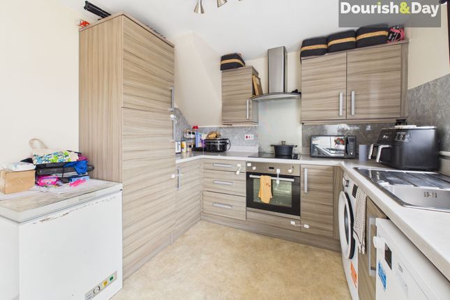21 Park Avenue, Whitchurch photo 3