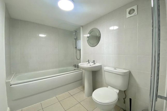 Flat 5, 8, Portland Place, Bath photo 5