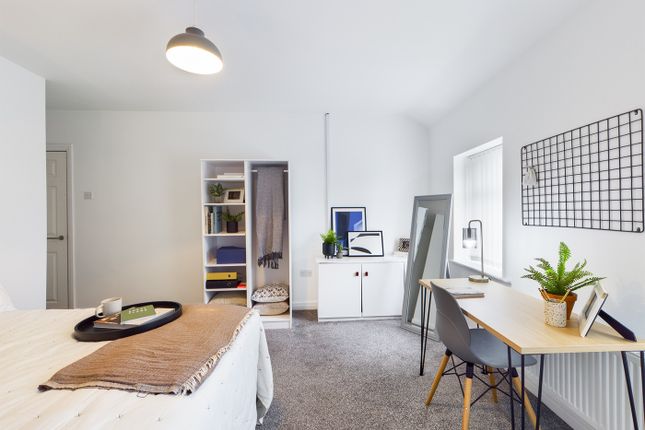 A Spacious And Beautifully Designed Large Double B...