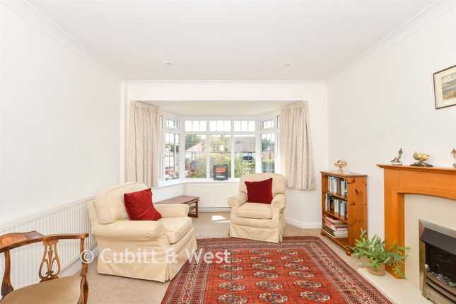 8, Linden Avenue, East Grinstead photo 4