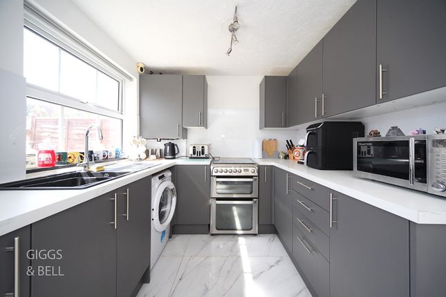 23, Sacombe Green, Luton photo 4