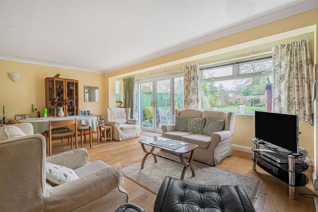 3A, Morgan Crescent, Theydon Bois photo 2
