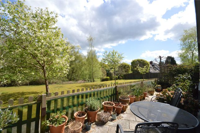 5 Wallis Court,, Wispers Lane, Surrey photo 3