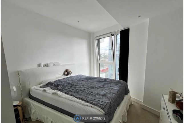 Flat to rent in Brent House, London