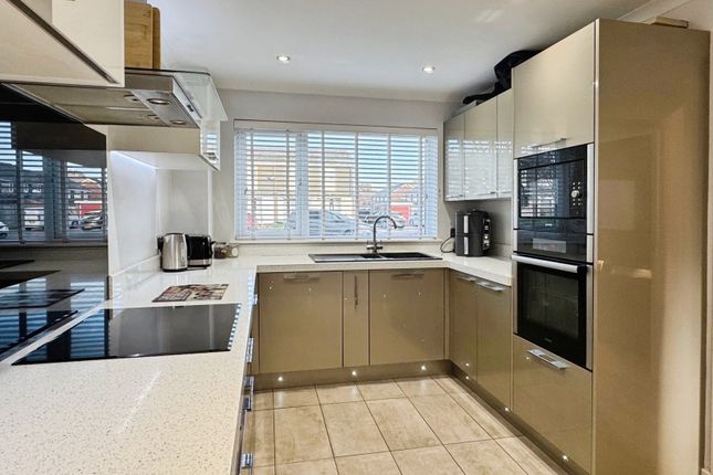 1, Stafford Close, Reading photo 3
