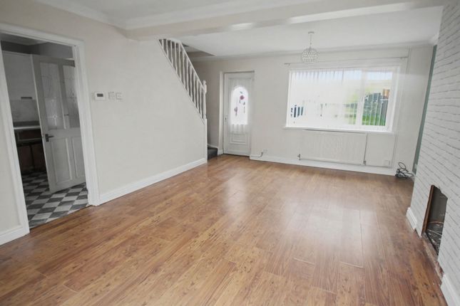 43, Greenhill Place, Hengoed photo 4